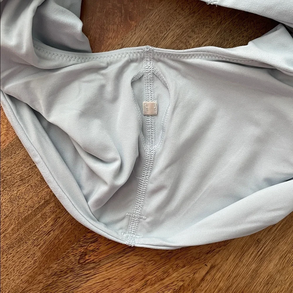 Lululemon Bend This Scoop and Square Bra - L/XL - Light Blue - Picture 4 of 4